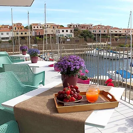 103 Boutique Hotel 3*