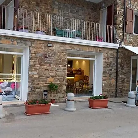 103 Boutique Hotel 3*