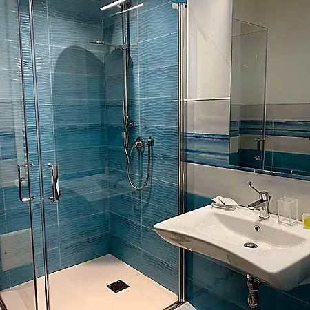 Hotel 103 Boutique 3*